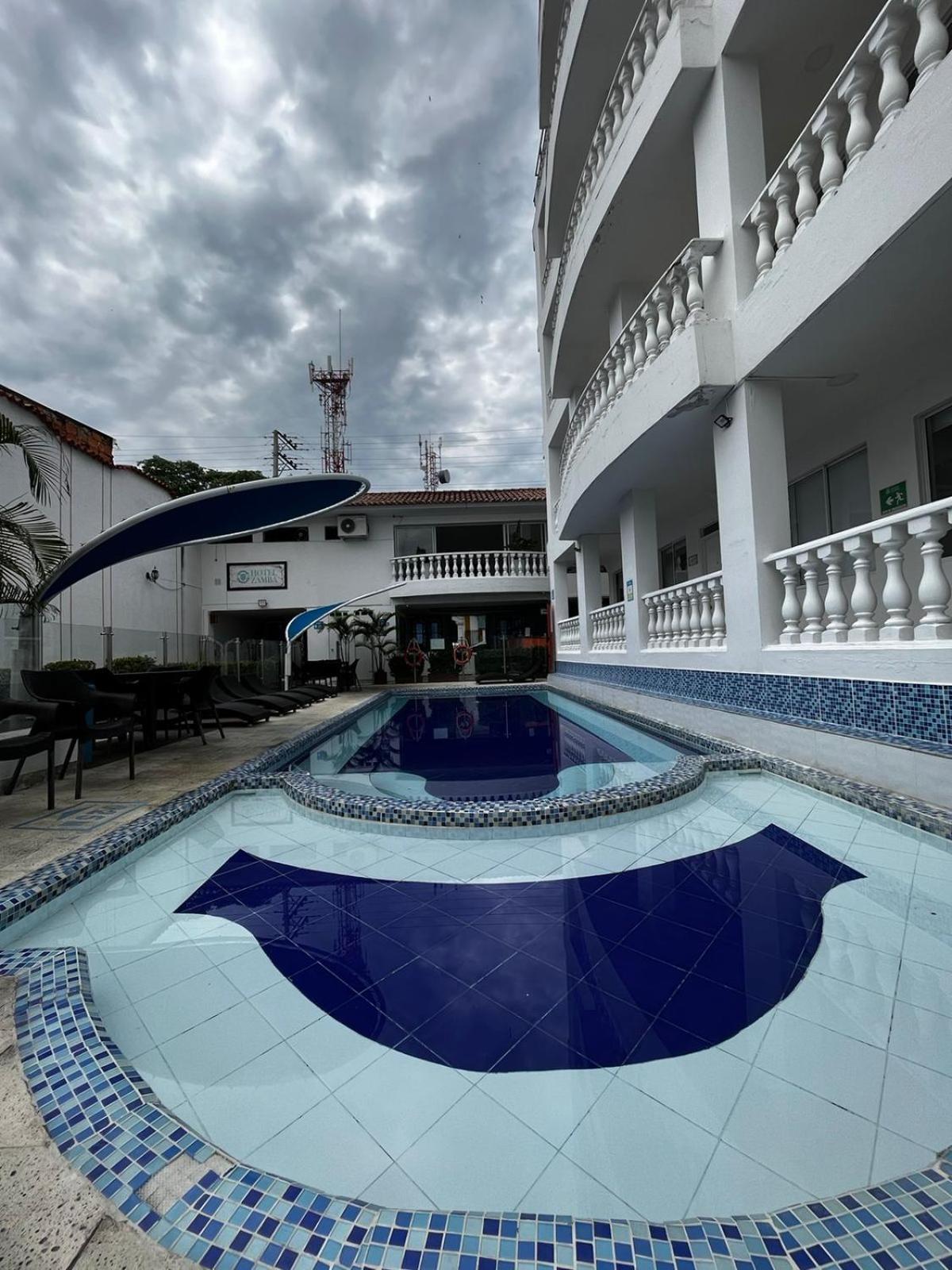 Hotel Zamba Girardot Exteriör bild